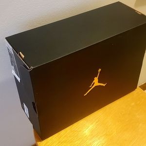 Air Jordan 1 Mid Black White Starfish